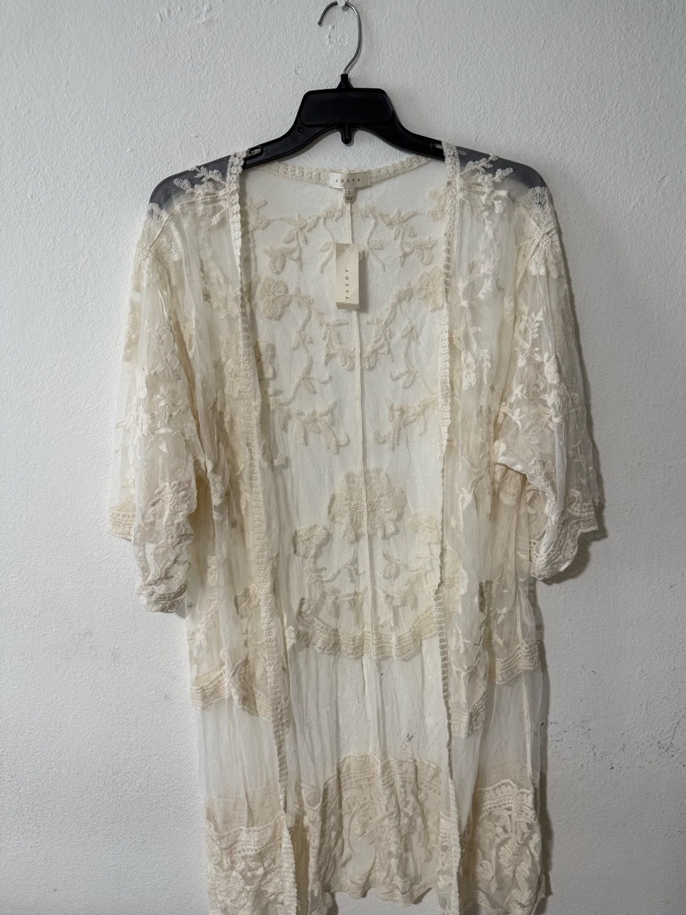Adiva Sheer Embroidered Lace Kimono Robe - Cream